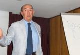 Primer pla Dr. Millà durant la xerrada